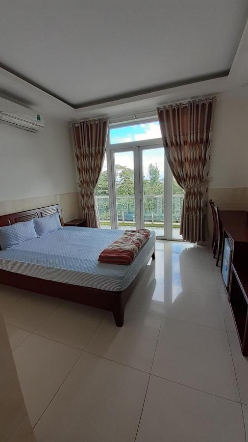 Nha Nghi Binh Yen Bed & Breakfast Pleiku Exterior photo