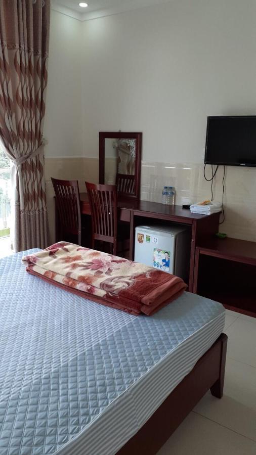 Nha Nghi Binh Yen Bed & Breakfast Pleiku Exterior photo