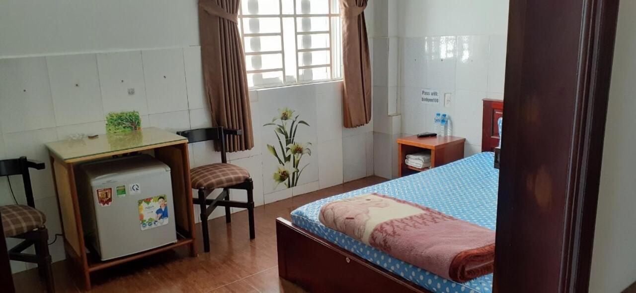 Nha Nghi Binh Yen Bed & Breakfast Pleiku Exterior photo
